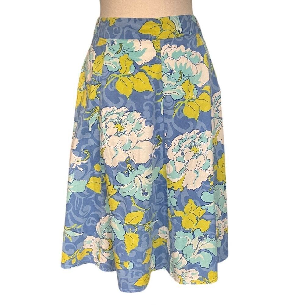 ST. JOHNS BAY Womens Skirt Size 8 Floral Stretch Knee Length Skirt Easy Wear